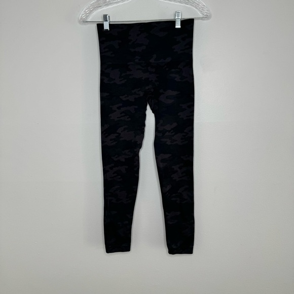 Spanx seamless camo print high waisted legging small - Picture 1 of 5